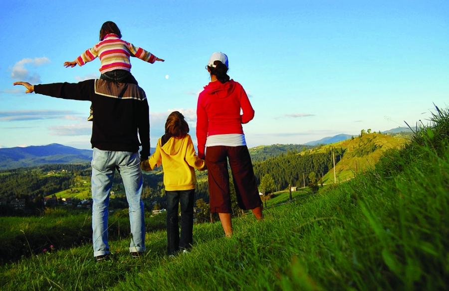 How Families Can Cut Vacation Costs | Travel Dreamz Travel Agent