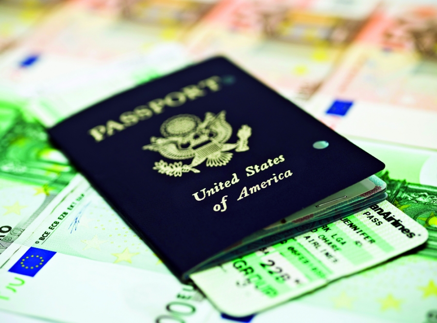 Protect Your Money while Traveling | Travel Dreamz Travel Agent
